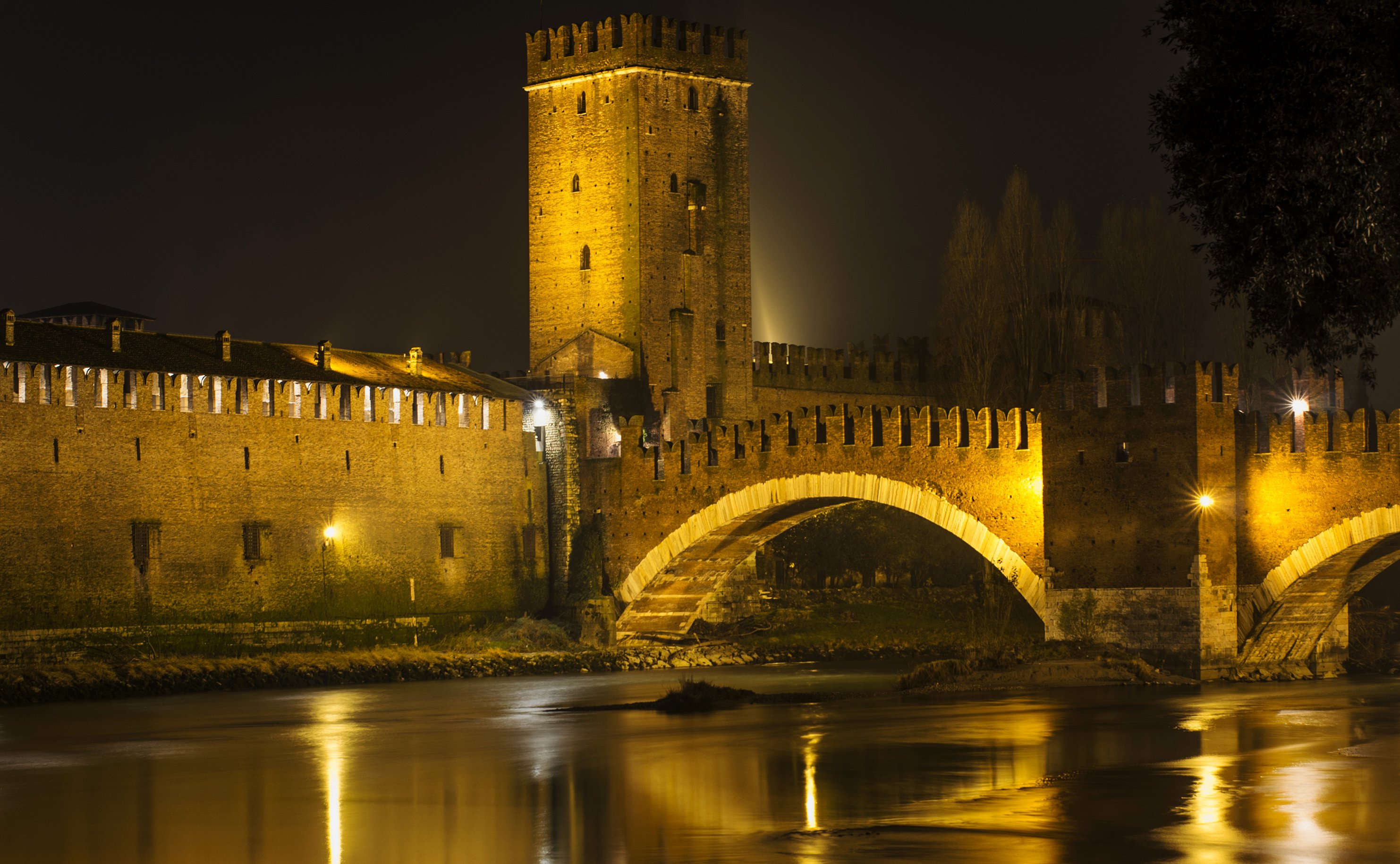 taly, Houses, Rivers, Night, Verona, Cities Wallpaper