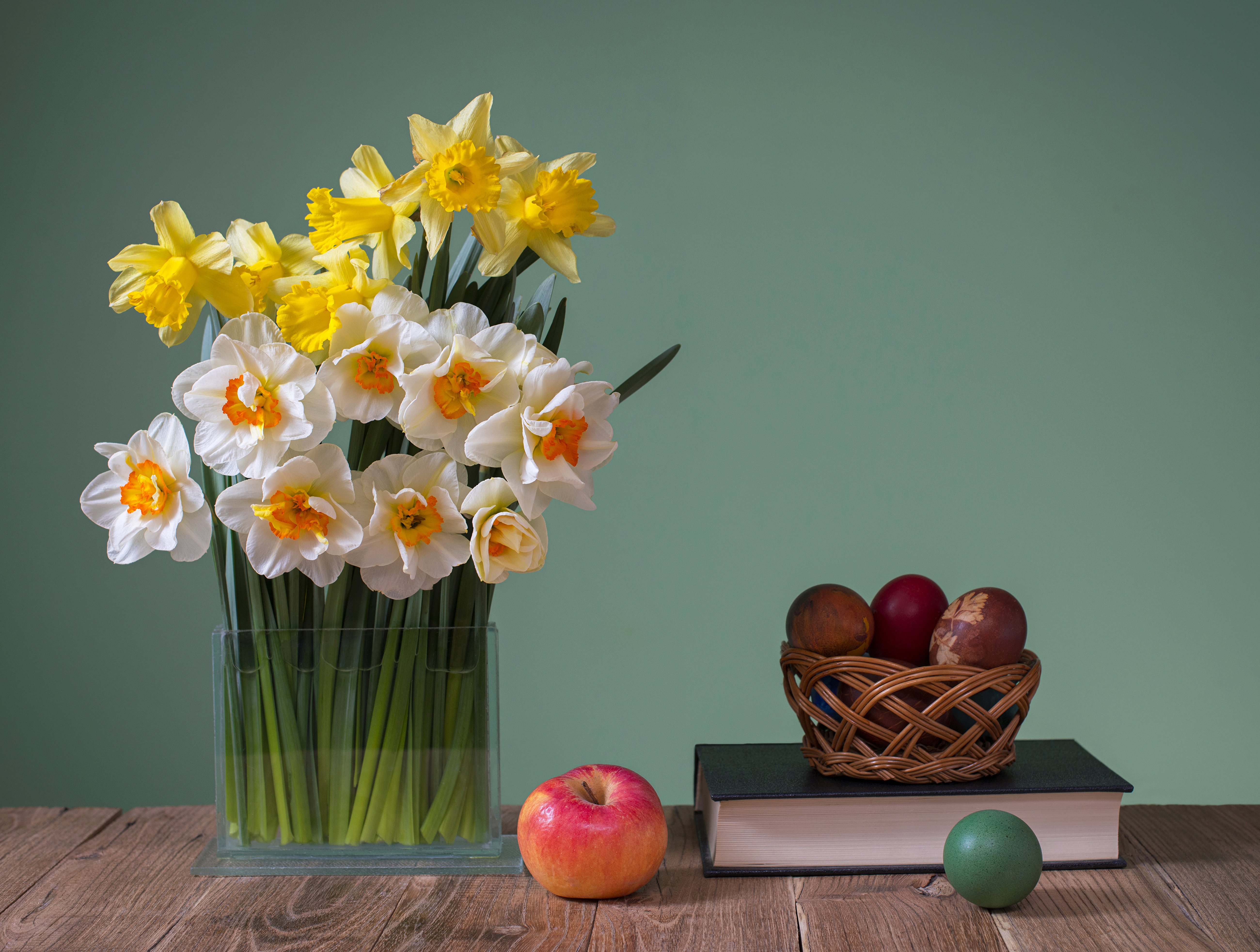 till life, Daffodils, Apples, Easter, Vase, Book, Eggs, Colored, Background, Flowers Wallpaper