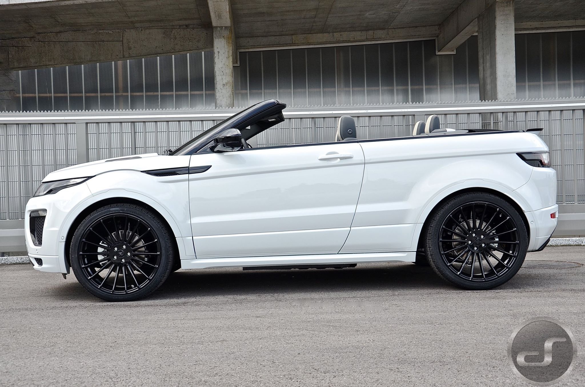 Range Rover Evoque Cabriolet белая