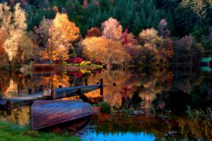 picture, Abandoned, Lake, Color, Nice, Leaves, Shore, Autumn, Splendor, Dock, Water, House, Mirrored, Boat, River, Pretty, Landscape, Mountain, Autumn, Colors, Nature, Weather, Tree, Pier, Green, Houses, Forgot