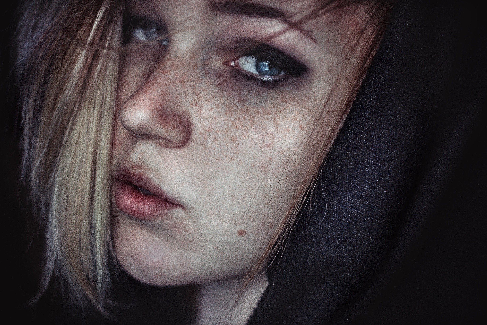 women, Model, Face, Portrait, Blonde, Freckles Wallpaper