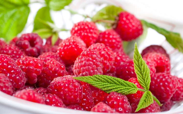 raspberries, Berries, Plate, Leaves HD Wallpaper Desktop Background