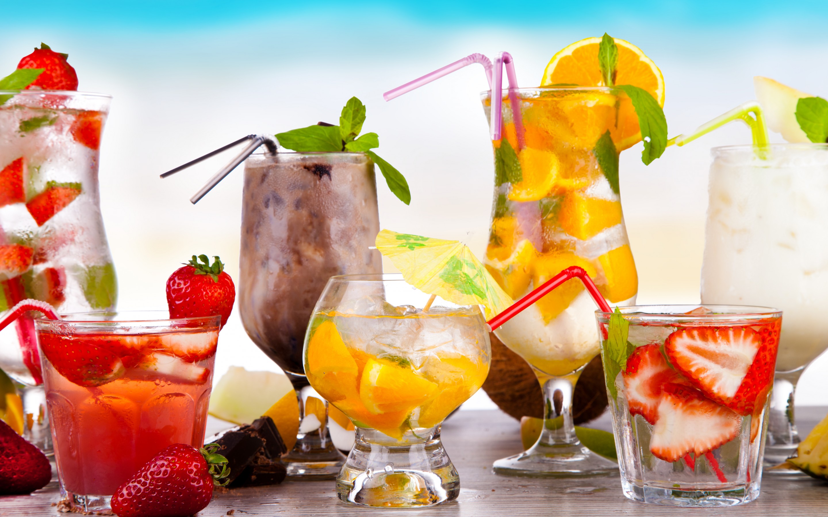 cocktails, Neck, Chocolate, Wine, Glasses, Cups, Ice, Fruit, Citrus, Oranges, Berries, Strawberries, Drinks, Summer Wallpaper