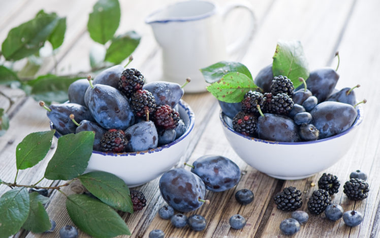 plums, Blackberries, Berries, Leaves HD Wallpaper Desktop Background