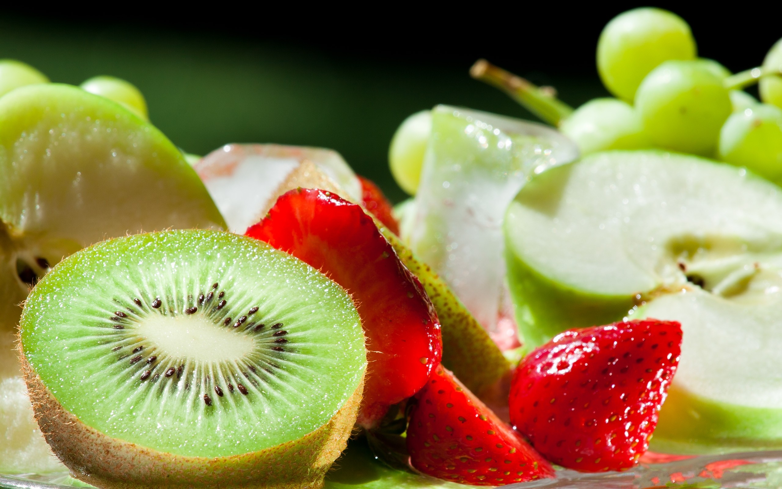 fruits, Kiwi, Strawberries, Apples Wallpaper