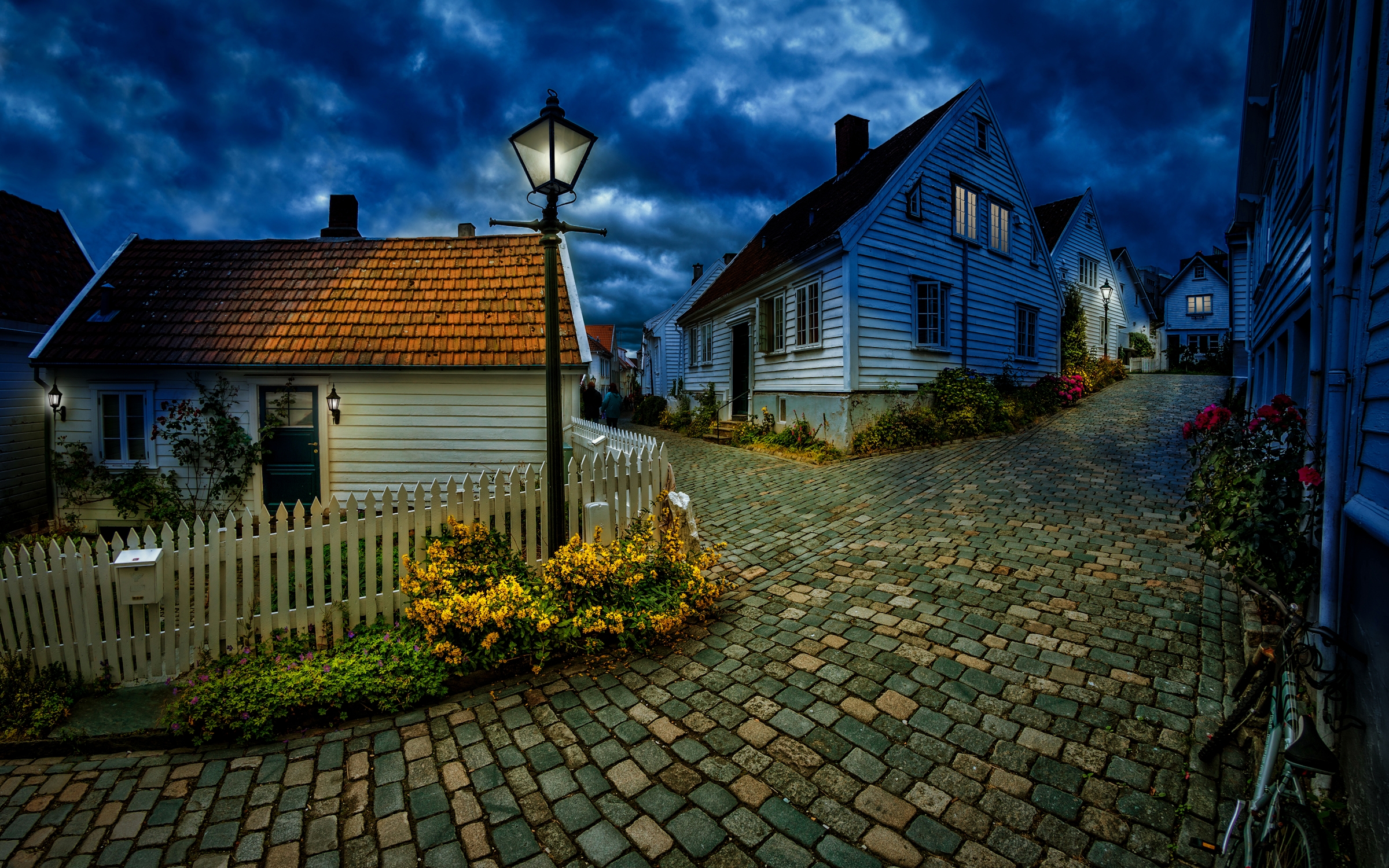 hdr, Photography, Cobblestones, Roads, Streets, Night, Lights, Lamp posts, Lamps, Houses, Buildings, Clouds, Skies Wallpaper