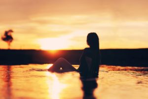 women, Females, Girls, Models, Style, Mood, Sexy, Sensual, Babes, Water, Poolsreflections, Shine, Sun, Sunsets, Skies, Colors