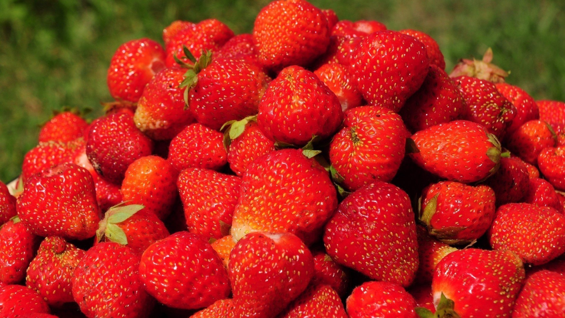 fruits, Strawberries, Pyramid Wallpaper