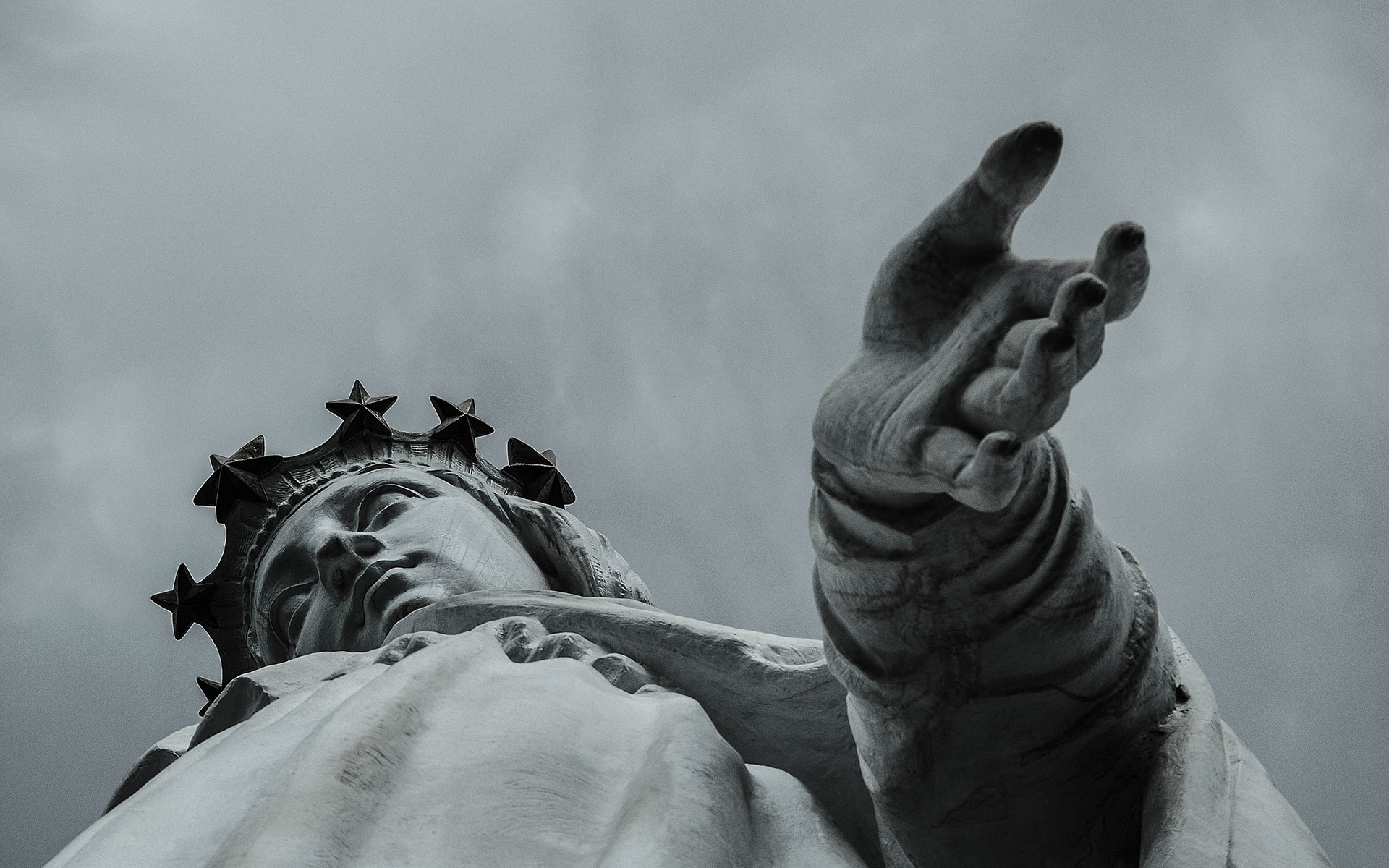 photography, Statue, Monument, Gothic, Religion, Sky, Skies, Clouds, People, Hands, Metal, Bronze, Artistic Wallpaper