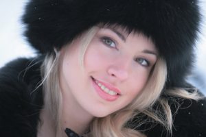 blondes, Women, Close up, Winter, Snow, Models, Lips, Hats, Faces, Fur, Hats