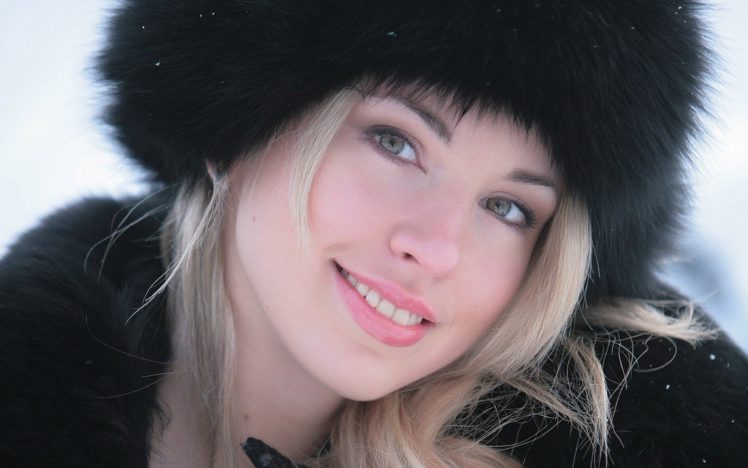 blondes, Women, Close up, Winter, Snow, Models, Lips, Hats, Faces, Fur, Hats HD Wallpaper Desktop Background