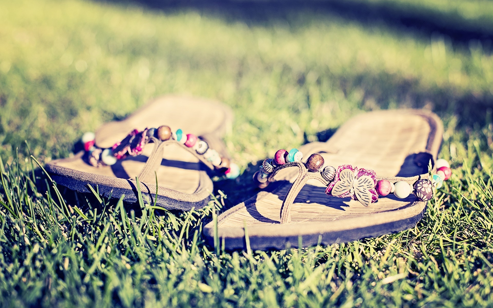 bokeh, Mood, Photography, Grass, Relax, Sandals, Foot Wallpaper