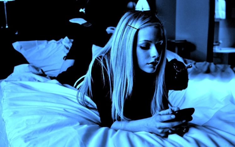 avril, Lavigne, Beds, Monochrome, Complex, Magazine HD Wallpaper Desktop Background