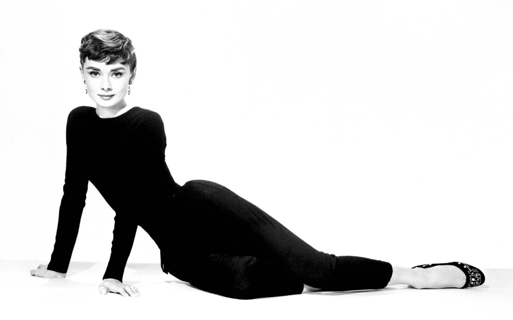 audrey, Hepburn, Monochrome Wallpaper