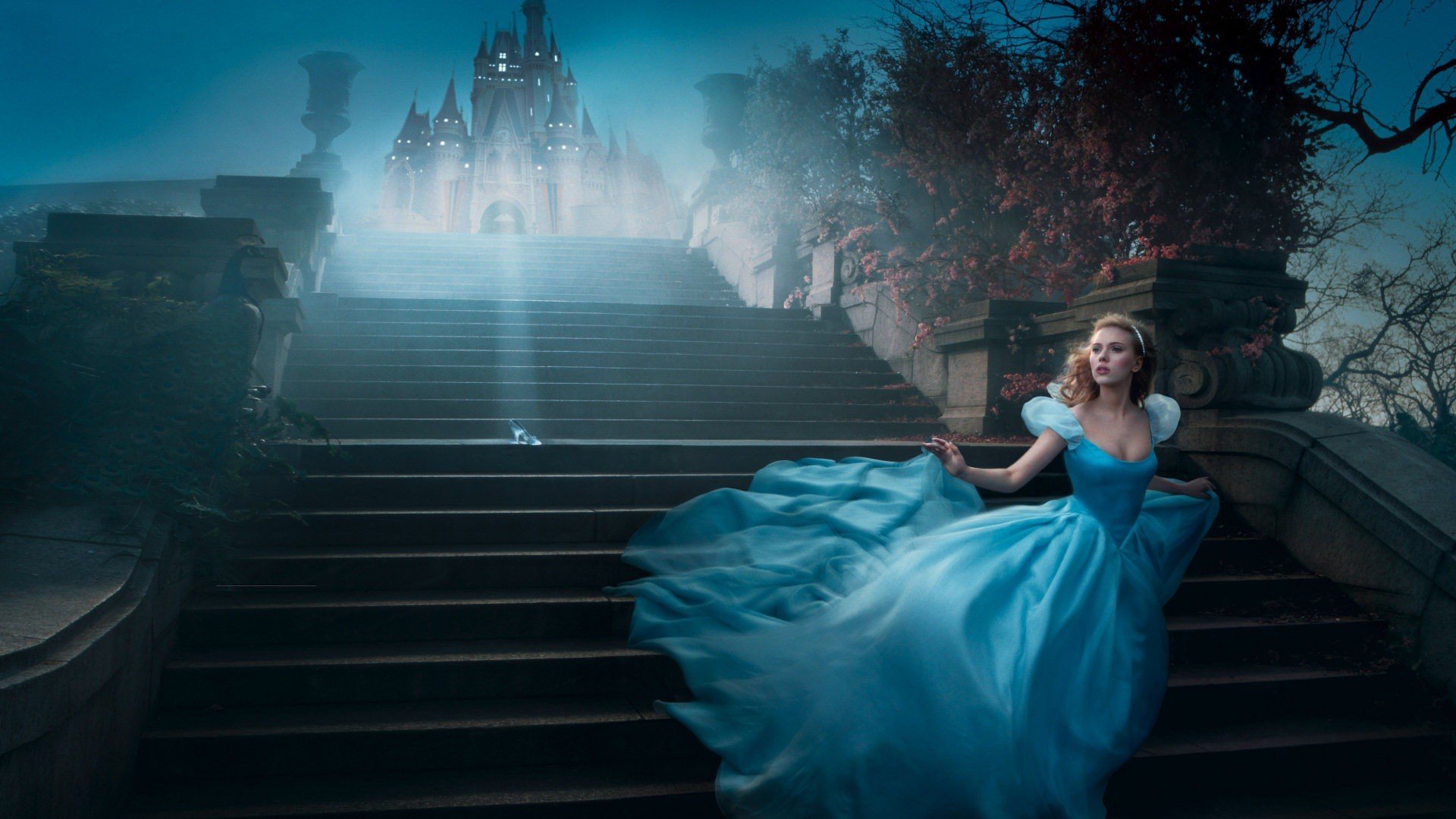 blondes, Women, Scarlett, Johansson, Models, Stairways, Cinderella, Annie, Leibovitz Wallpaper
