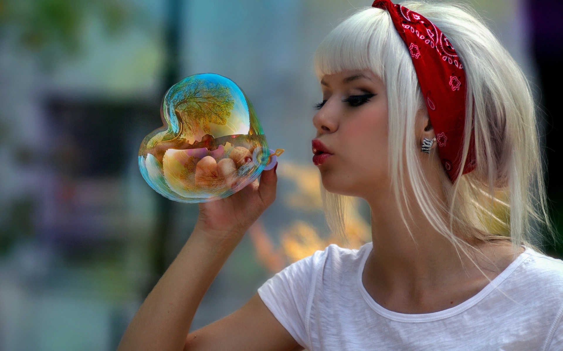 mood, Love, Romance, Heart, Soap, Bubbles, Women, Models, Blondes, Face, Lips Wallpaper