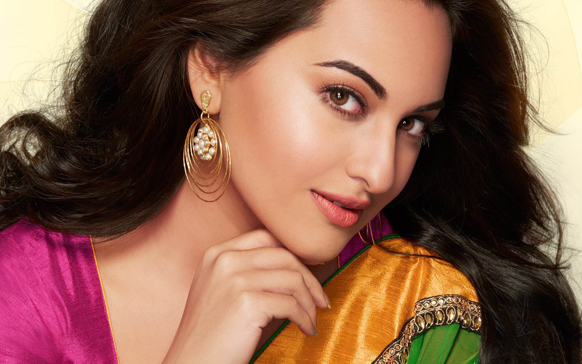 Sonakshi Sinha Indian Actress Bollywood Babe Model 47 Wallpapers Hd Desktop And Mobile