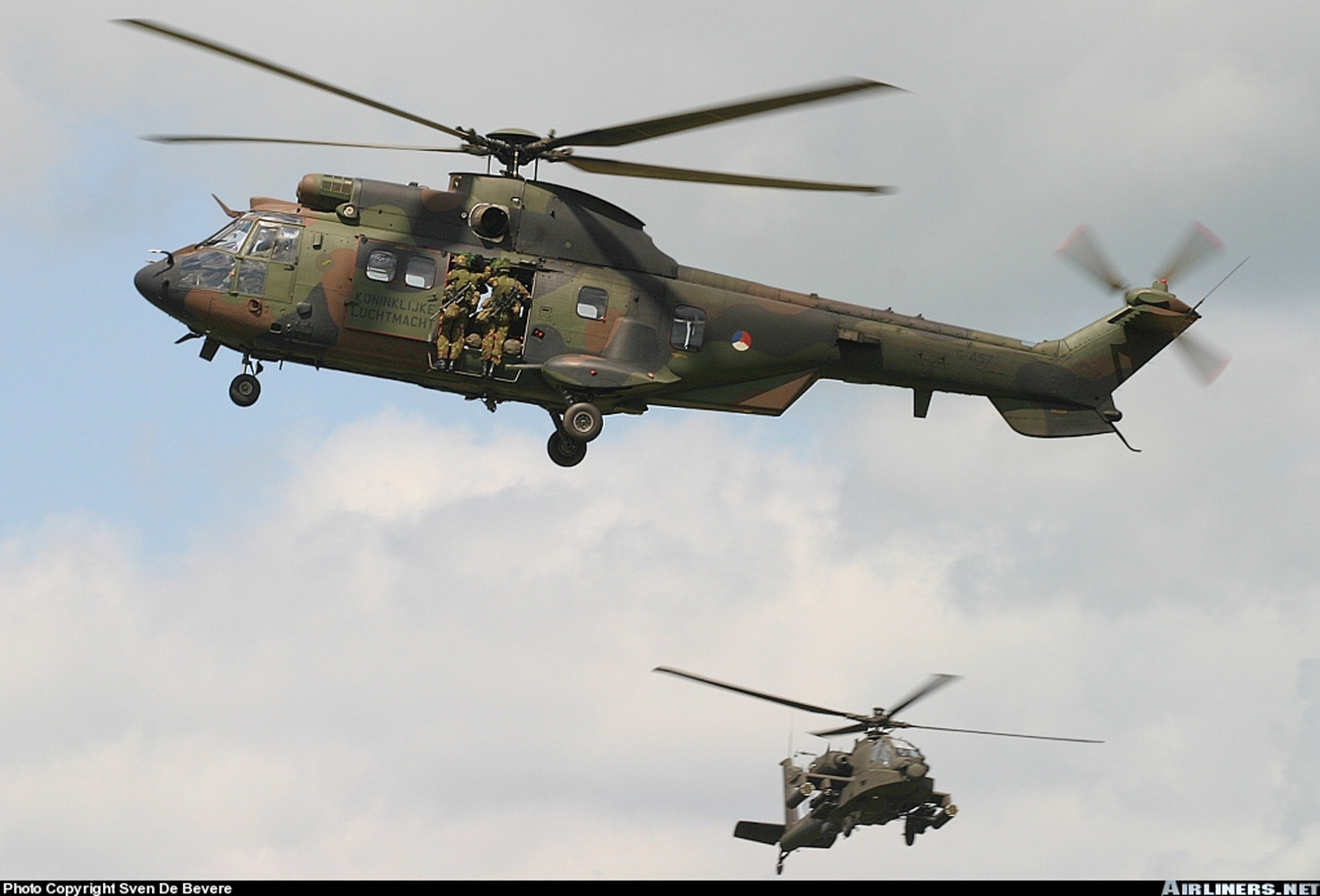 helicopter, Aircraft, Military, Cargo, Transport, Czech republic, Troops, Soldiers Wallpaper