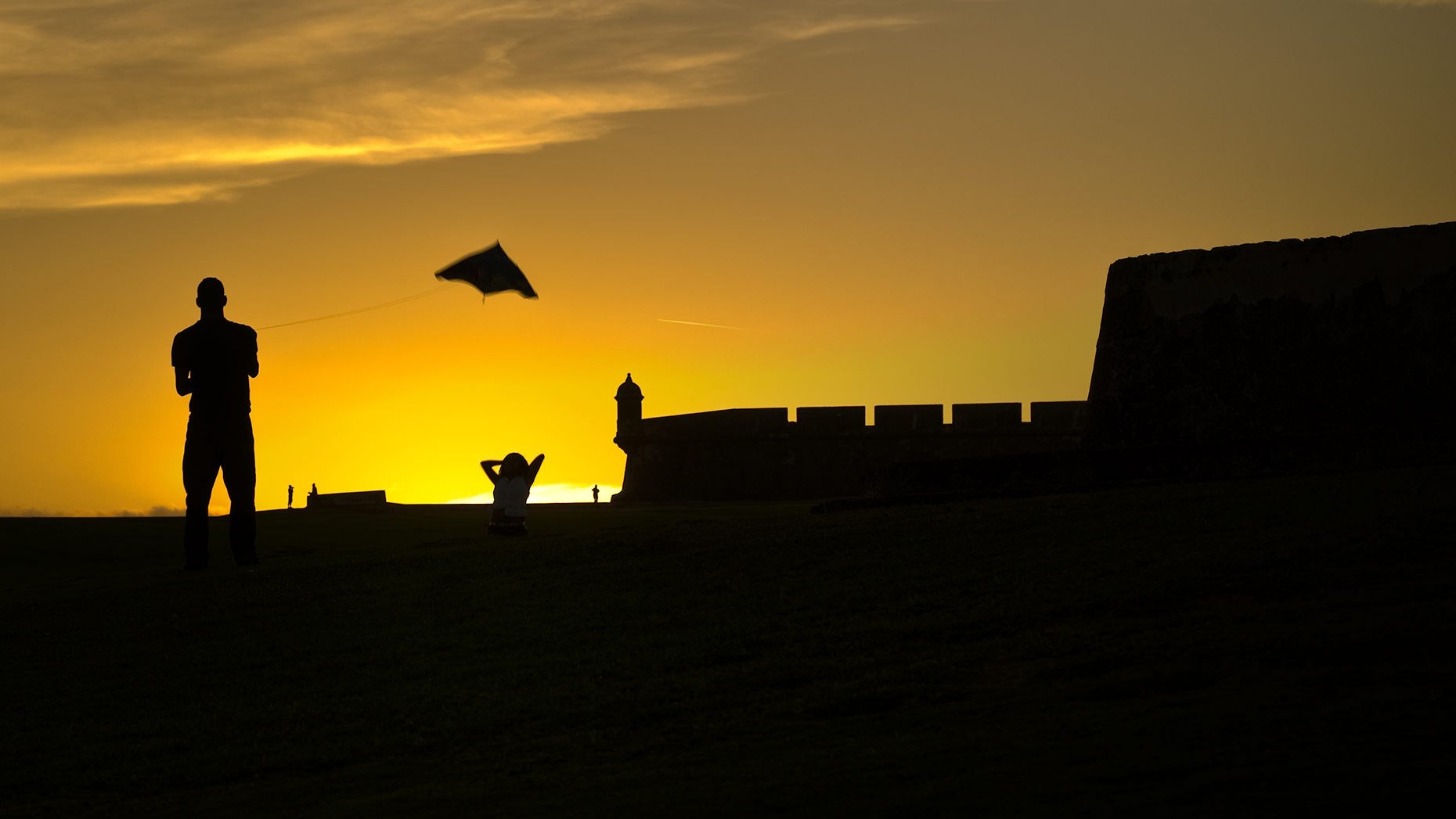 kite, Flying, Bokeh, Flight, Fly, Summer, Hobby, Sport, Sky, Toy, Fun Wallpaper