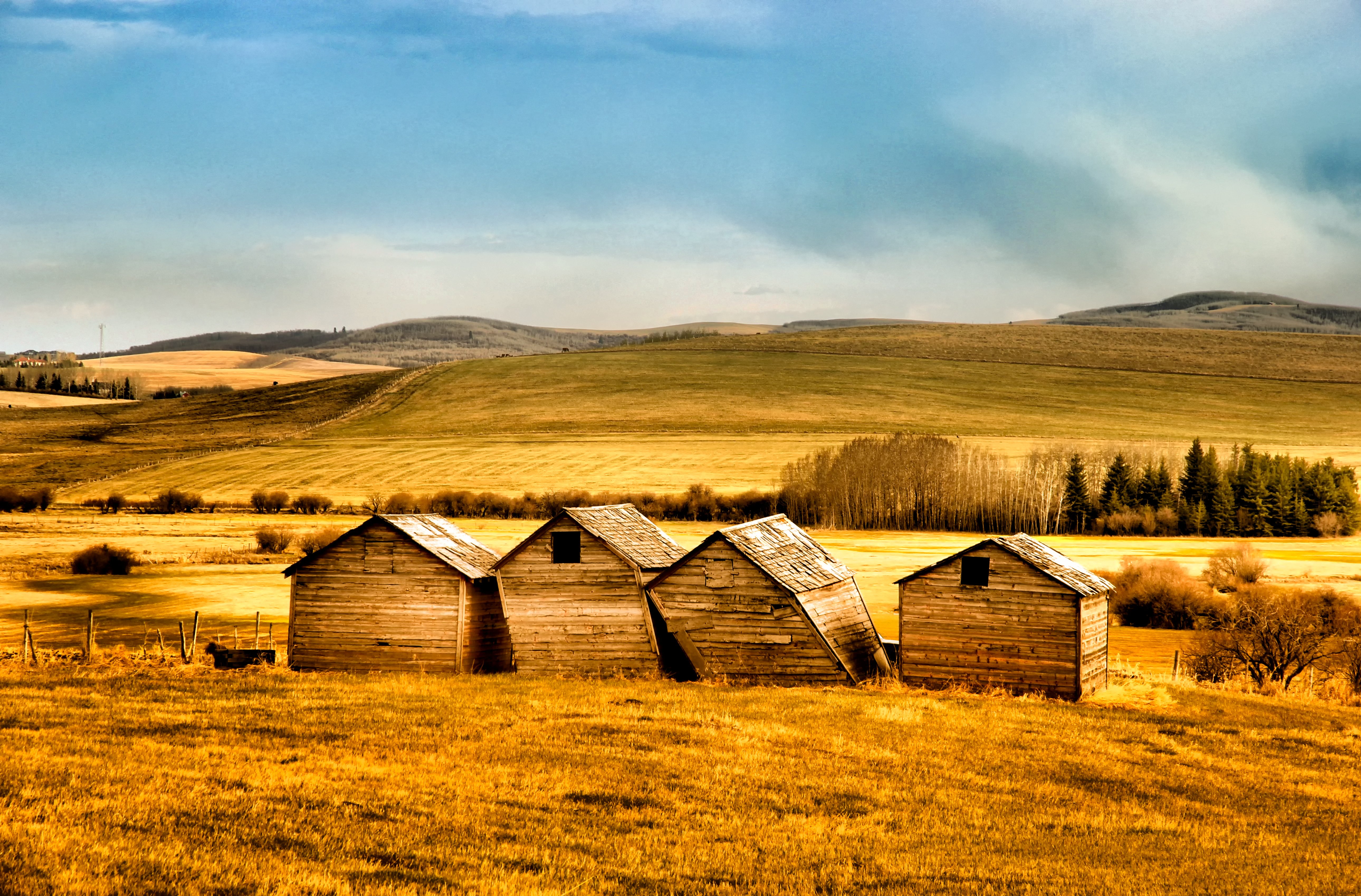 barns, Fields, Hills Wallpaper