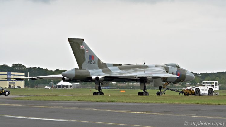 hawker, Siddeley, Vulcan, B 2, Avro, Royal, Air, Force, England, Delta, Wing, Strategic, Bomber HD Wallpaper Desktop Background