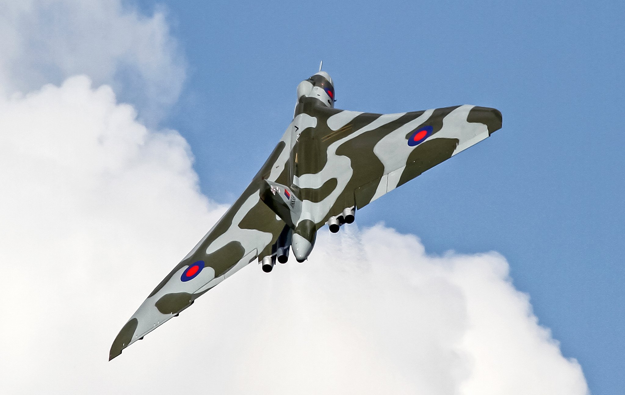 hawker, Siddeley, Vulcan, B 2, Avro, Royal, Air, Force, England, Delta, Wing, Strategic, Bomber, Aircrafts Wallpaper