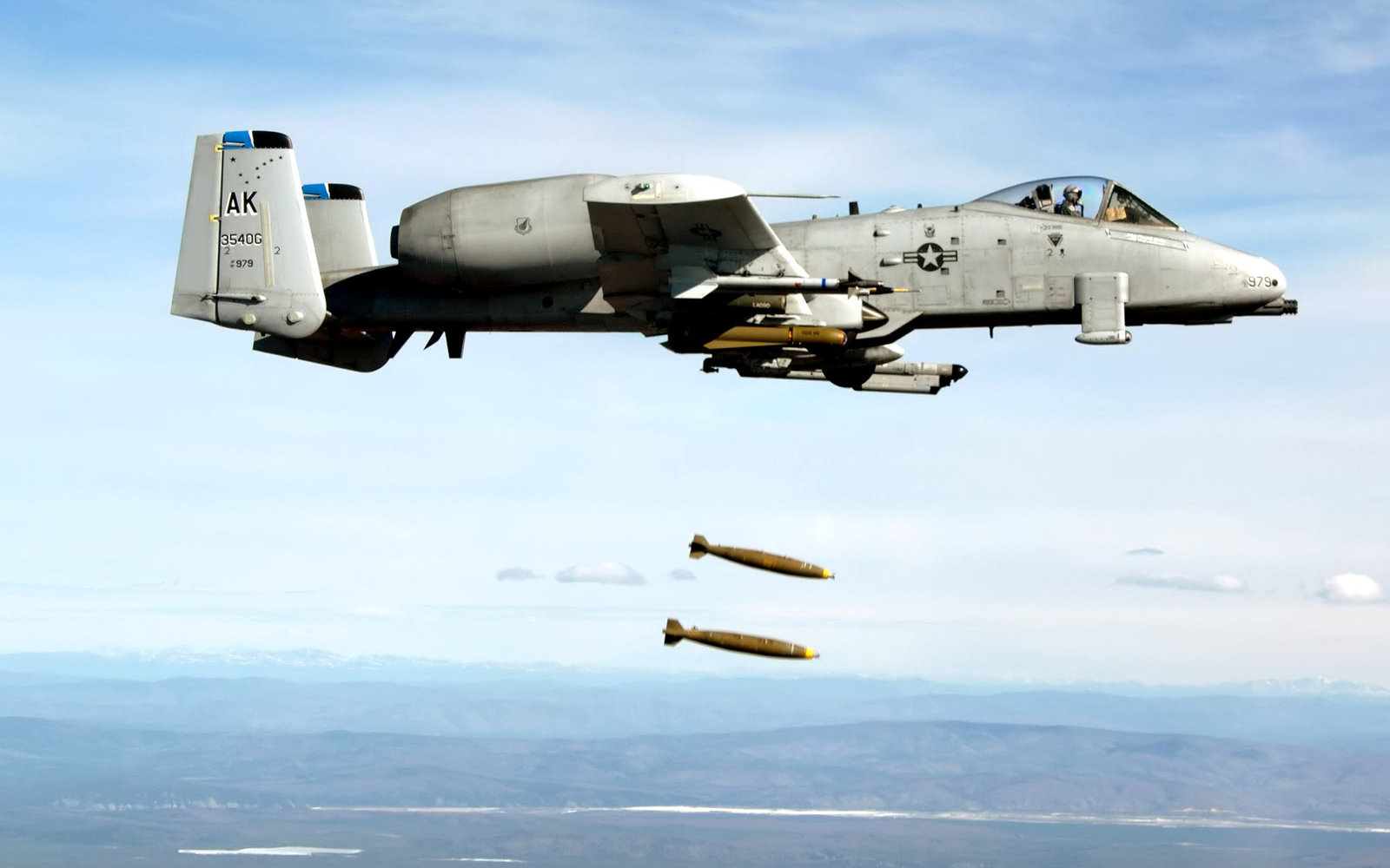 a 10, Airplane, Plane, Military, Weapons, Thunderbolt, Soldiers, Bombs, Weapons Wallpaper