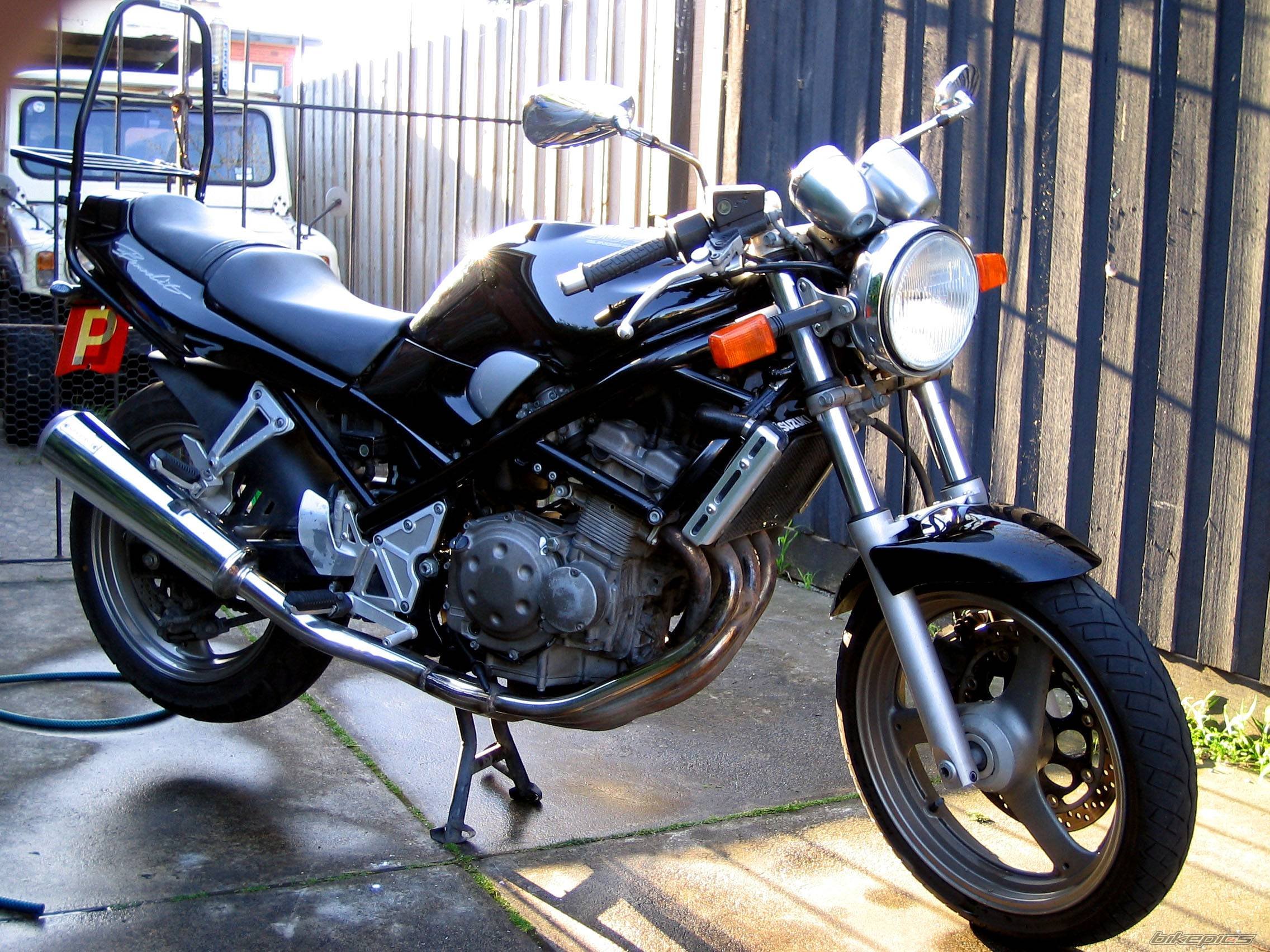 Suzuki Bandit 400 1920 1080