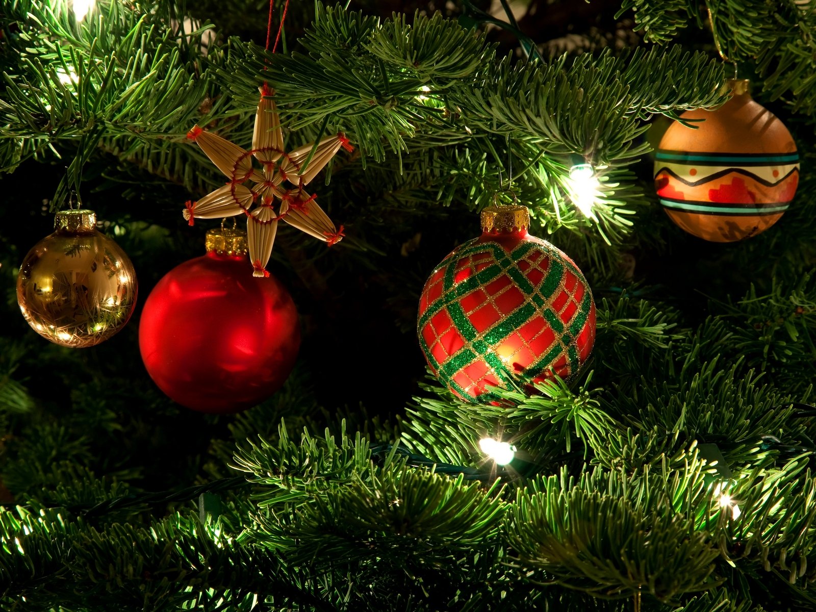 merry, Christmas, Holiday, Vacation, Gifts, Tree, Happy, Beautiful, Santa, Snowman, Lights Wallpaper