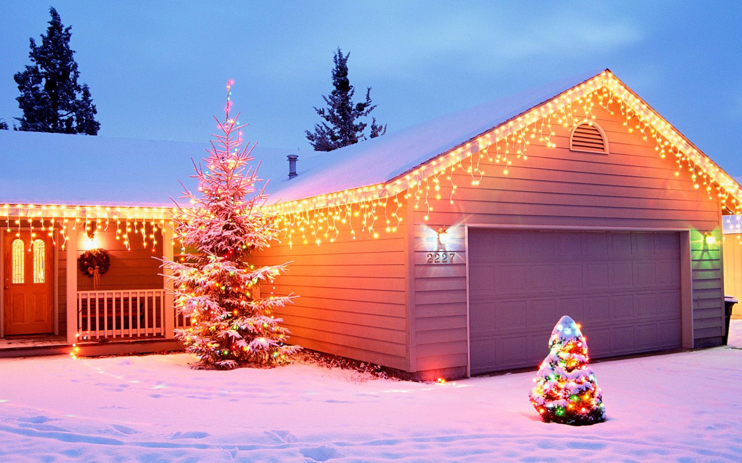 merry, Christmas, Holiday, Vacation, Gifts, Tree, Happy, Beautiful, Santa, Snowman, Lights Wallpaper
