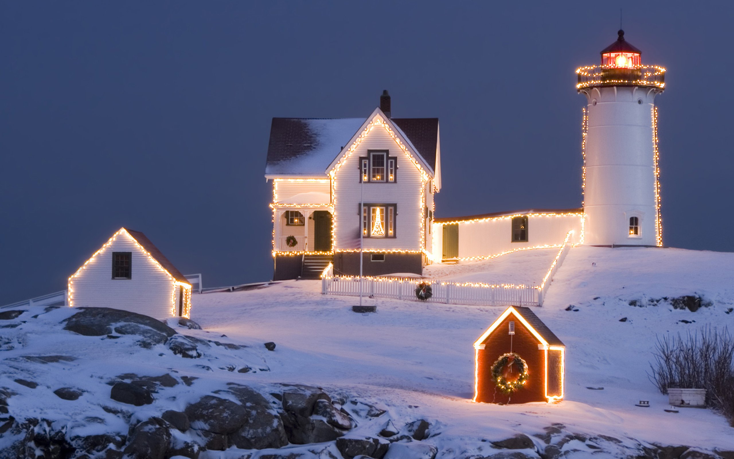 merry, Christmas, Holiday, Vacation, Gifts, Tree, Happy, Beautiful, Santa, Snowman, Lights Wallpaper