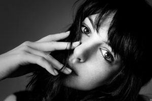 anne, Hathaway, Actress, Women, Females, Girls, Sexy, Babes, Face, Eyes, Black, White, Face, Eyes, Monochrome