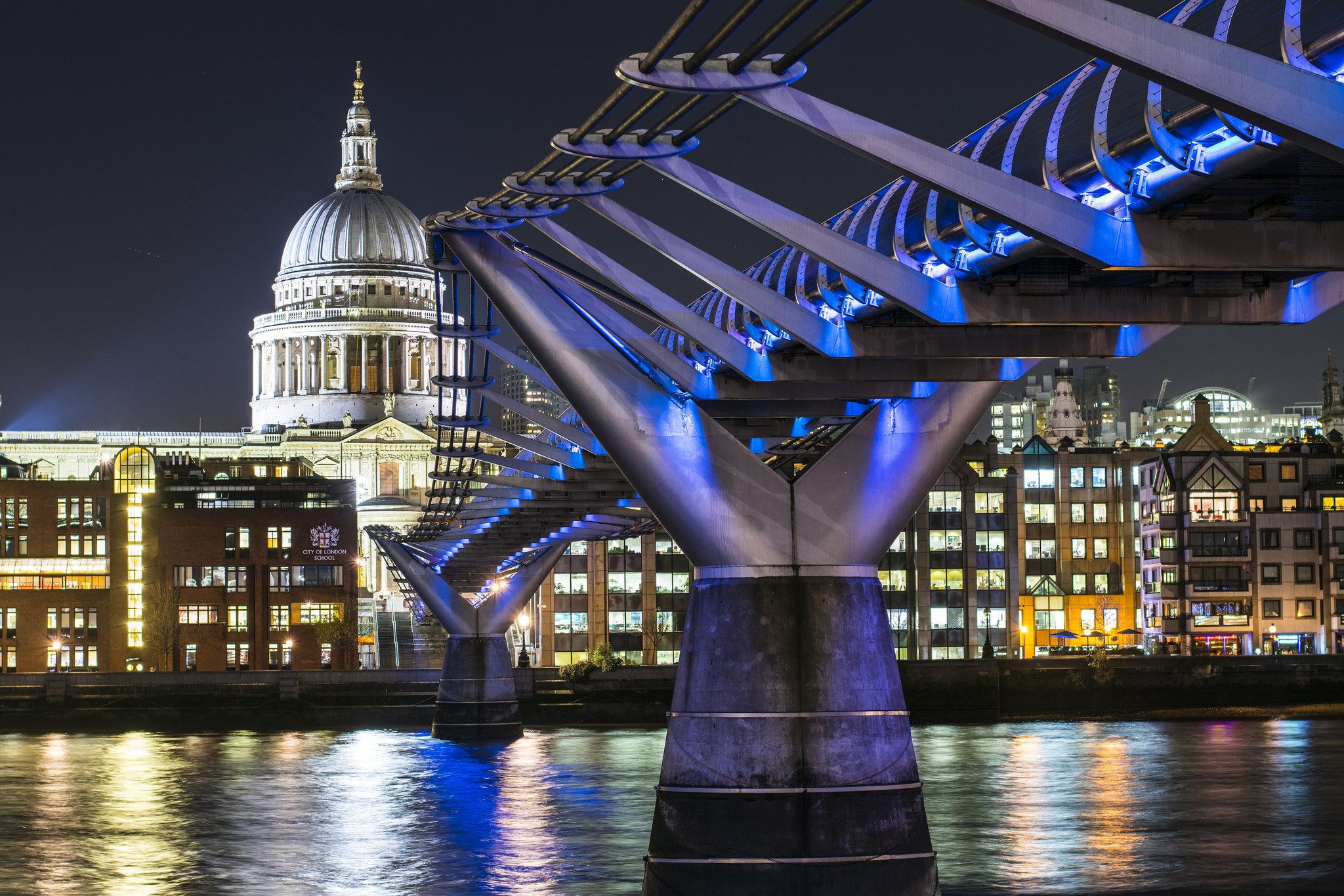 Здание-мост архитектура. Ньюкасл город Англия. Математический знания в архитектуре мостов. England Panorama. London lights