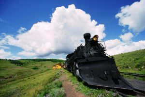 clouds, Landscapes, Old, Railroad, Sky, Sunny, Trains, Hills, Grass, Sunny, Motors, Speed, Green, Countryside, House