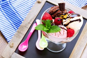 ice, Cream, Sweets, Cold, Summer, Refreshments, Delicious, Strawberries, Fruit, Mint, Spoon