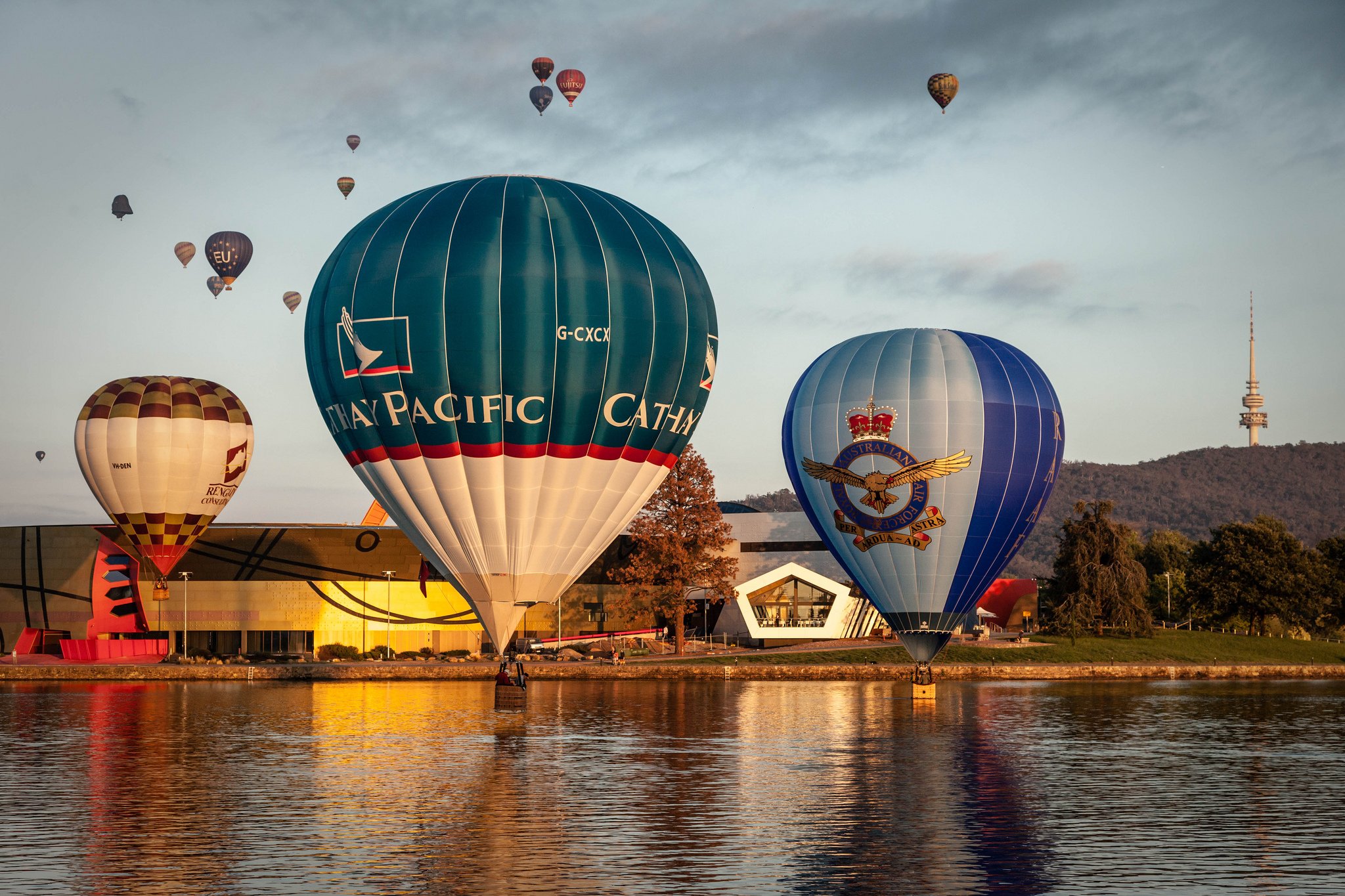 balloons, Amazing, Summer, Water, Landscape, Beauty Wallpaper