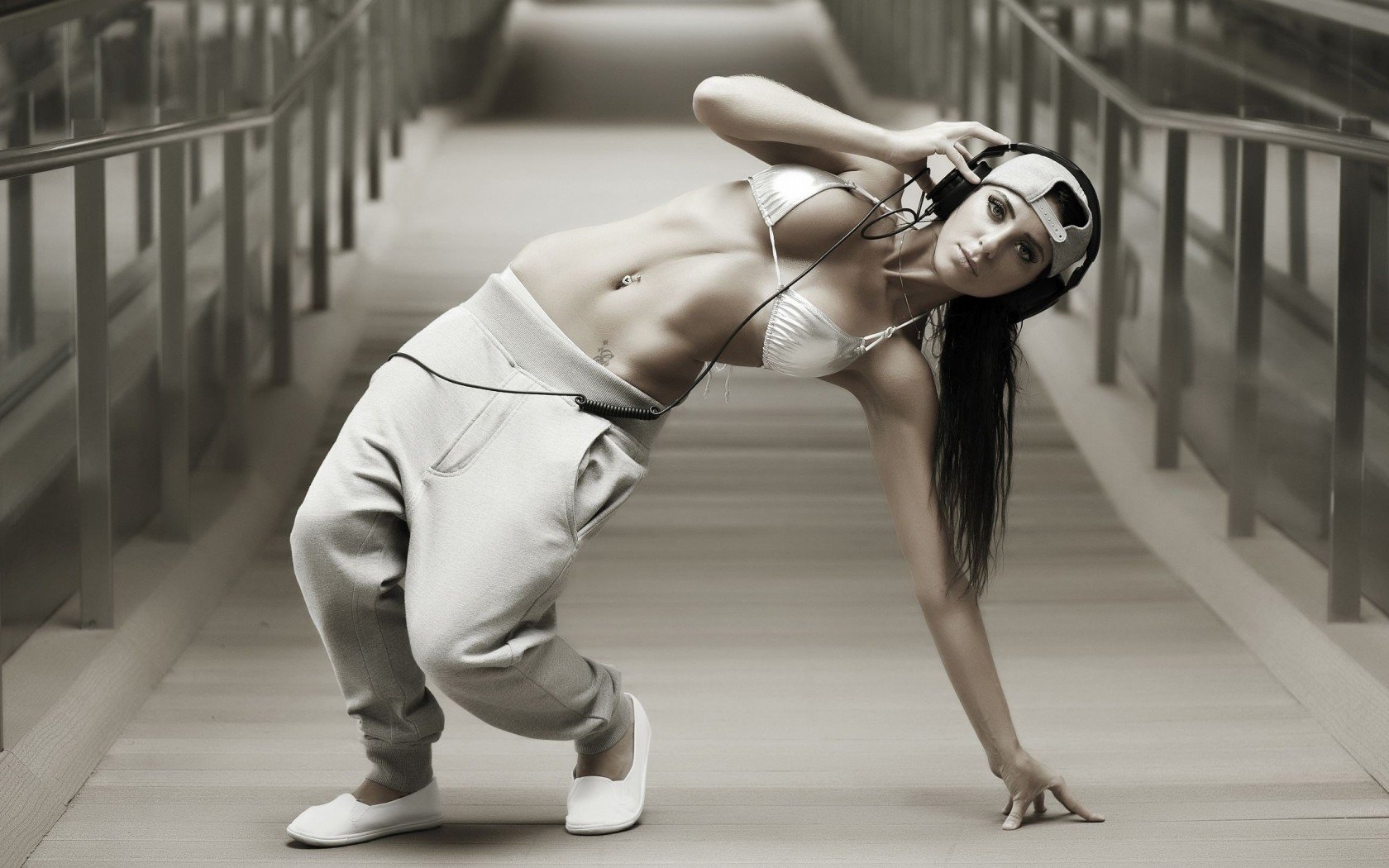 girl, Sport, Hiphop, Fitness, Headphones, Dancing, Bridge, Background Wallpaper