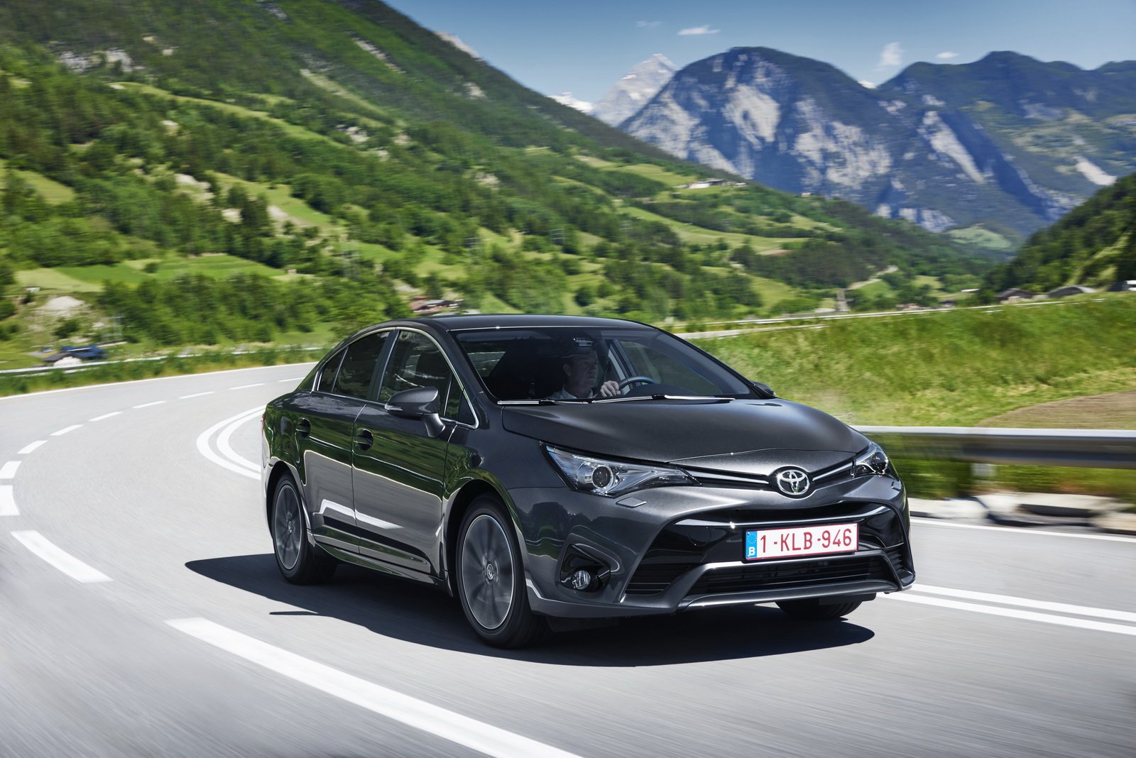 Toyota Avensis 2021 универсал