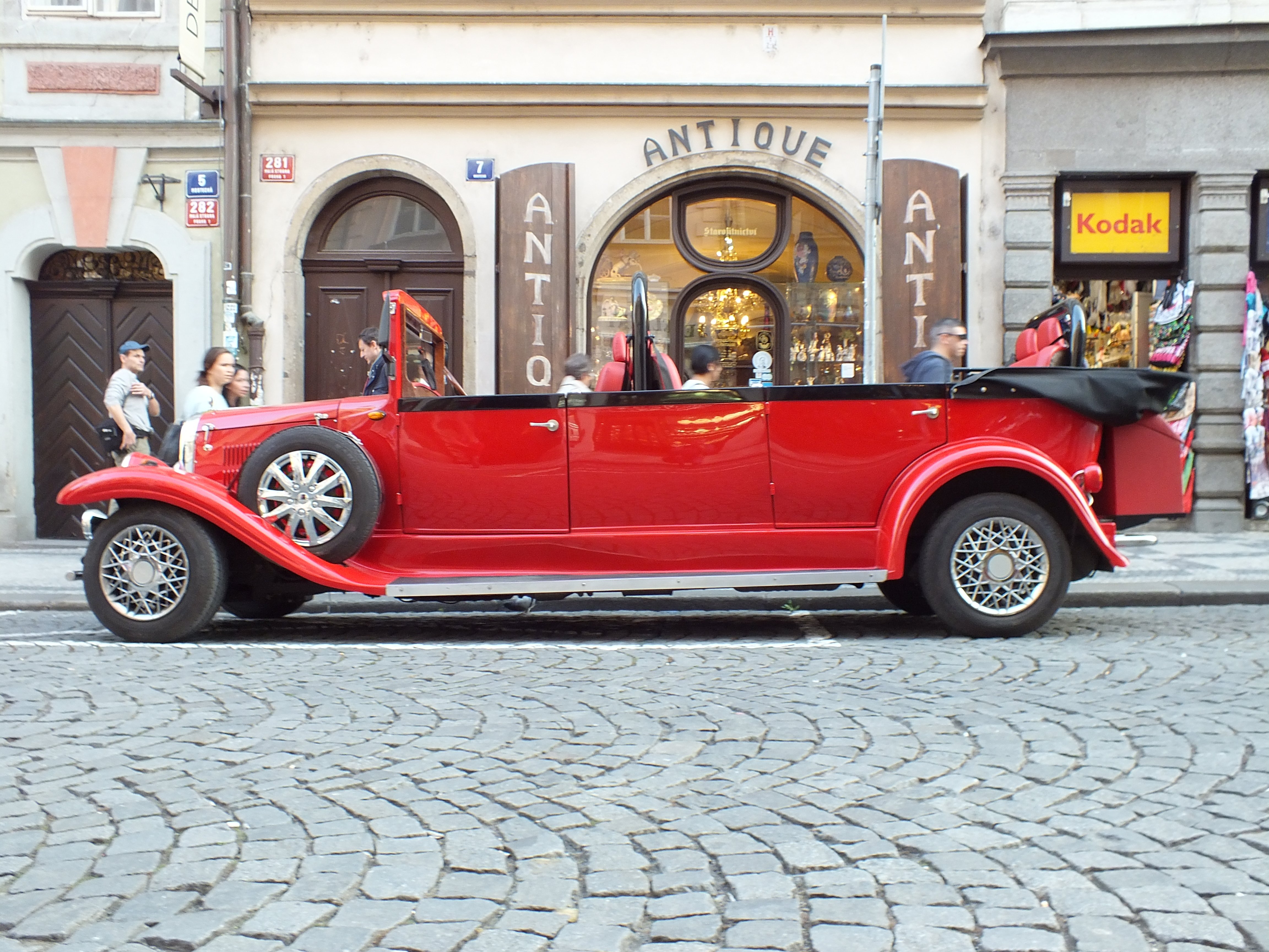 replica, Prague, Limo, Limousine Wallpaper
