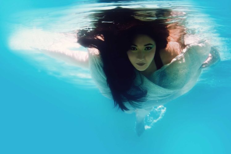 underwater photographer in delhi india HD Wallpaper Desktop Background