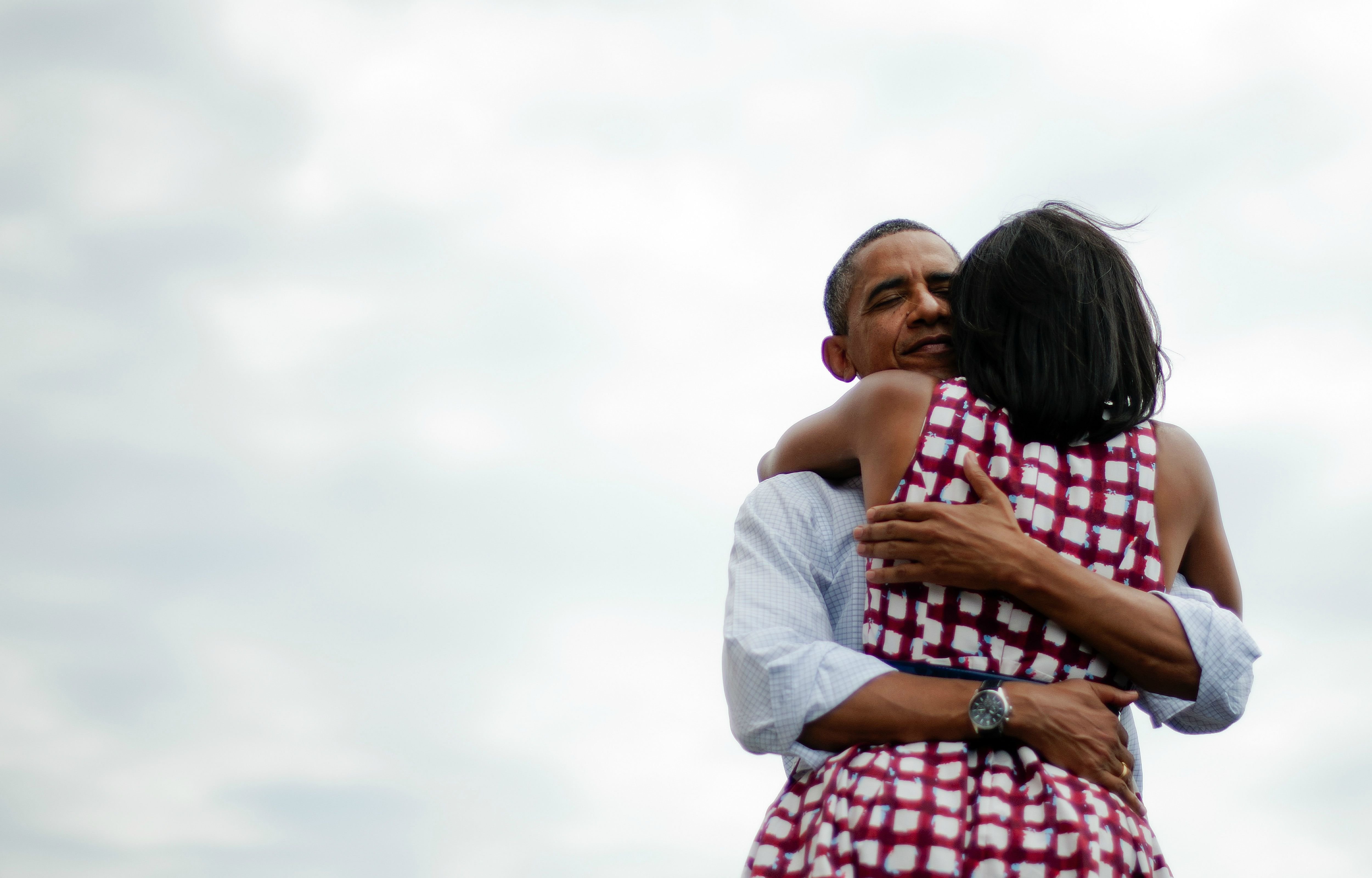 hug, Hugging, Couple, Love, Mood, People, Men, Women, Happy, Usa, President, Obama Wallpaper