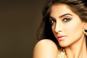 sonam, Kapoor, Bollywood, Actress, Model, Girl, Beautiful, Brunette, Pretty, Cute, Beauty, Sexy, Hot, Pose, Face, Eyes, Hair, Lips, Smile, Figure, India