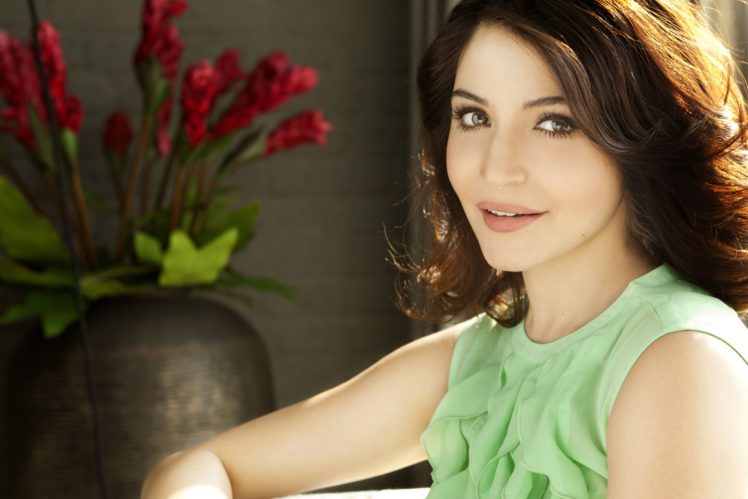 Anushka Sharma Bollywood Actress Model Girl Beautiful Images, Photos, Reviews