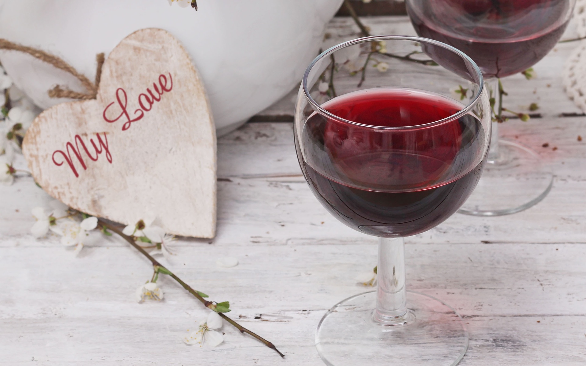 table, Glasses, Red, Wine, Heart Wallpaper