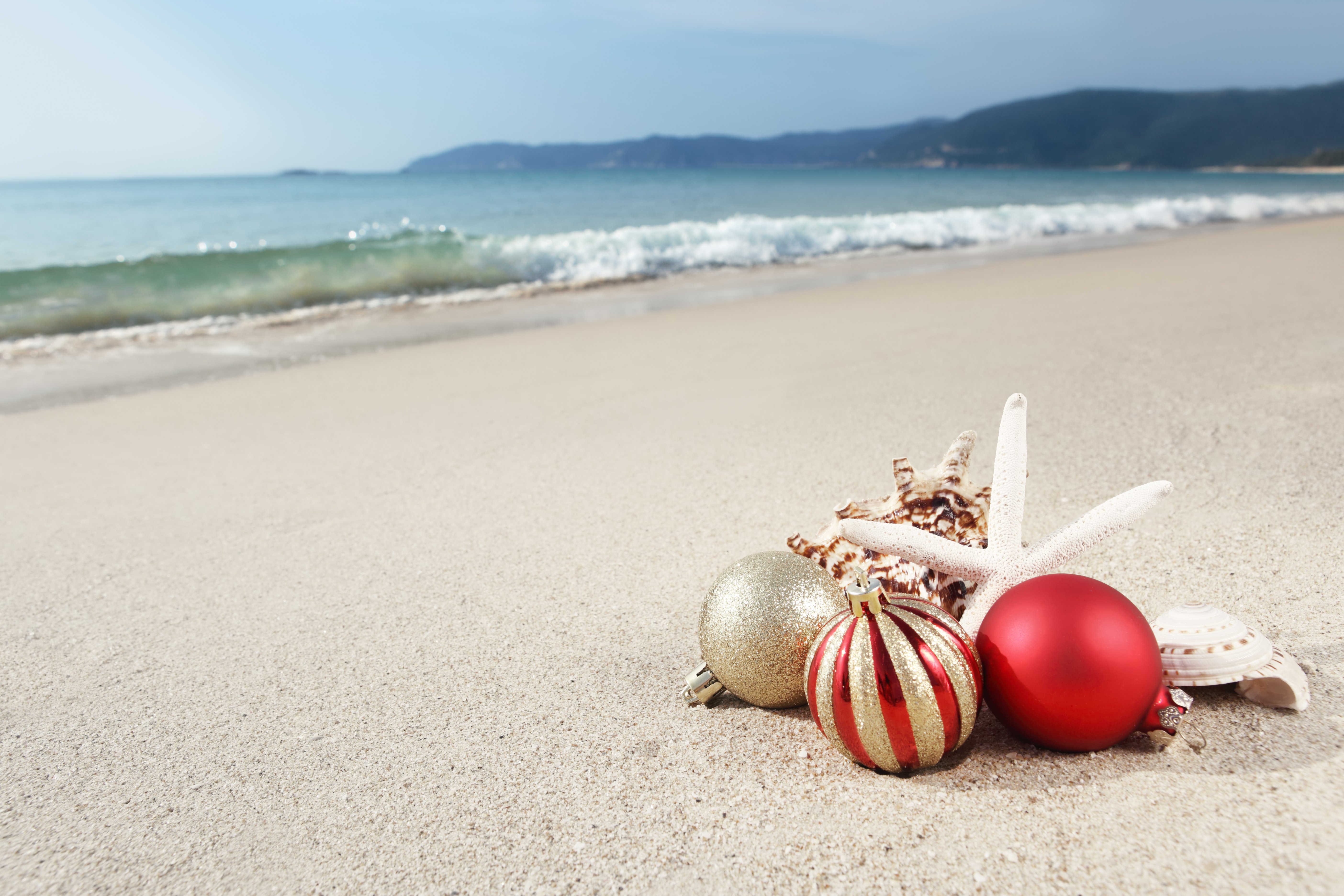 coast, Christmas, Beach, Balls, Nature Wallpapers HD / Desktop and Mobile B...