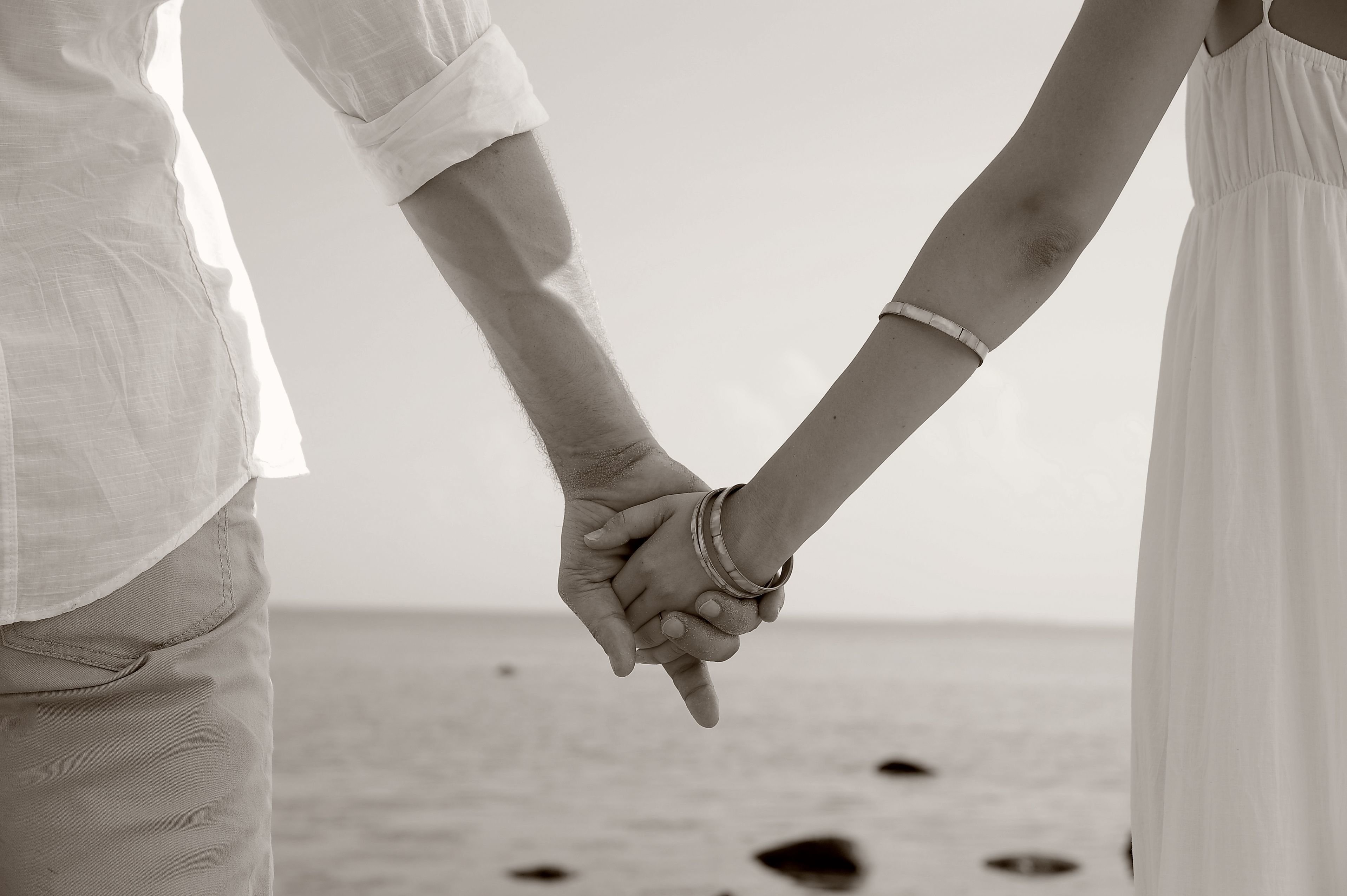 Background Beach Black And White Boy Couple Fellings Fullscreen Girl Hands Happy Holding Hands Love Man Romantic Sea Walking Water Widescreen Woman Wallpapers Hd Desktop And Mobile Backgrounds