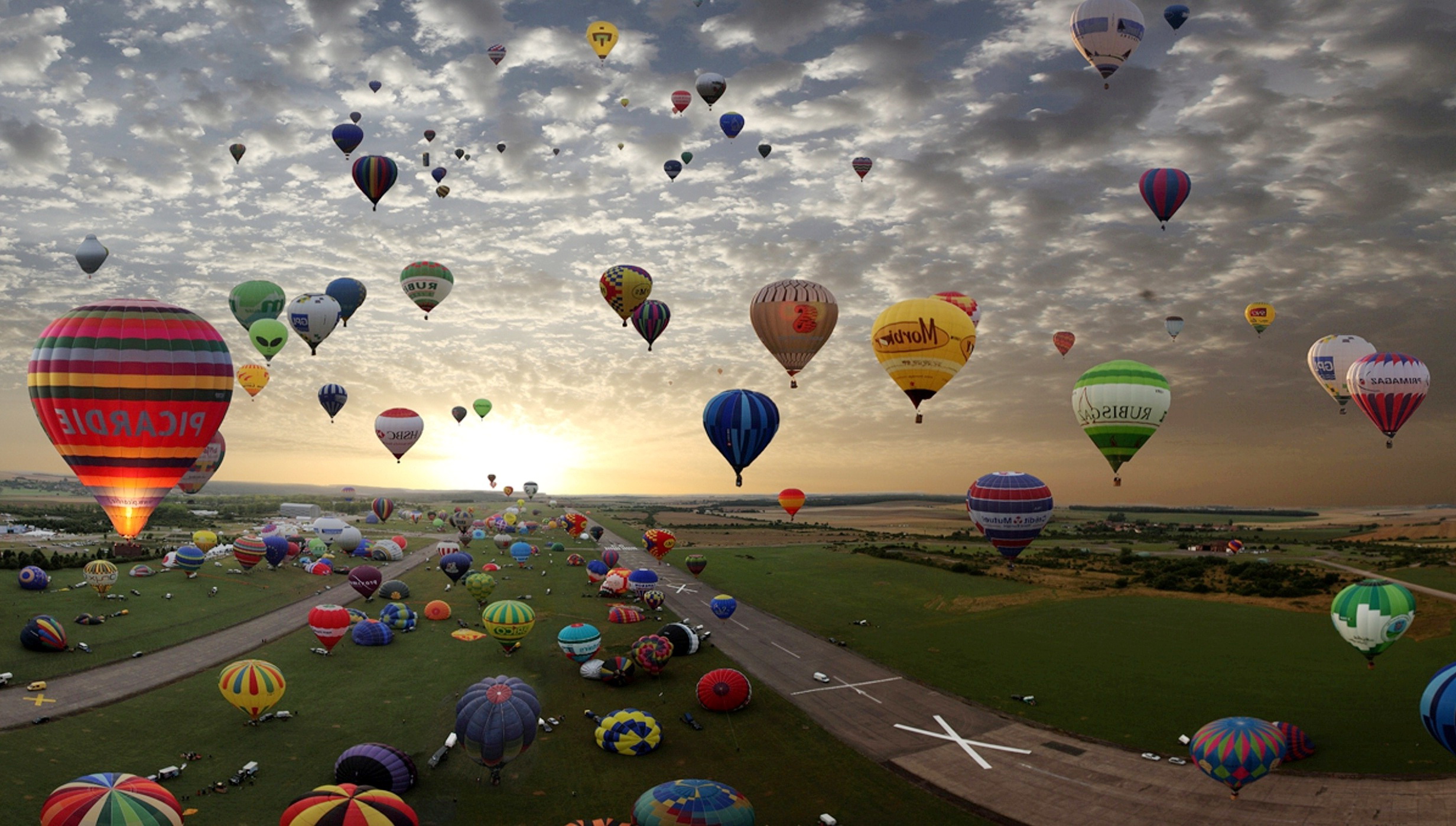 Air Balloons Festival Desktop Wallpaper